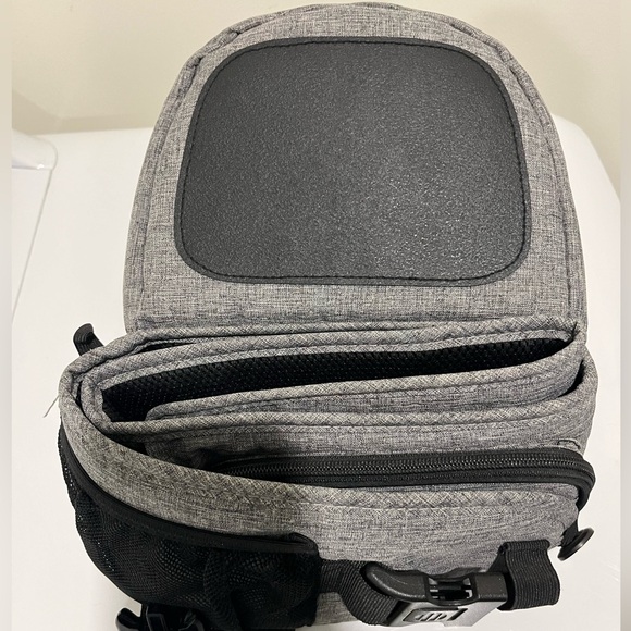 Tushbaby Hip Carrier - Grey - Picture 3 of 8
